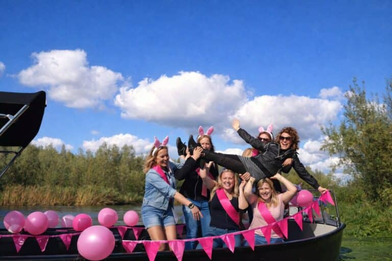 Vrijgezettenfeest met de bachelorette op de Loveboat bij Uit in Zuid