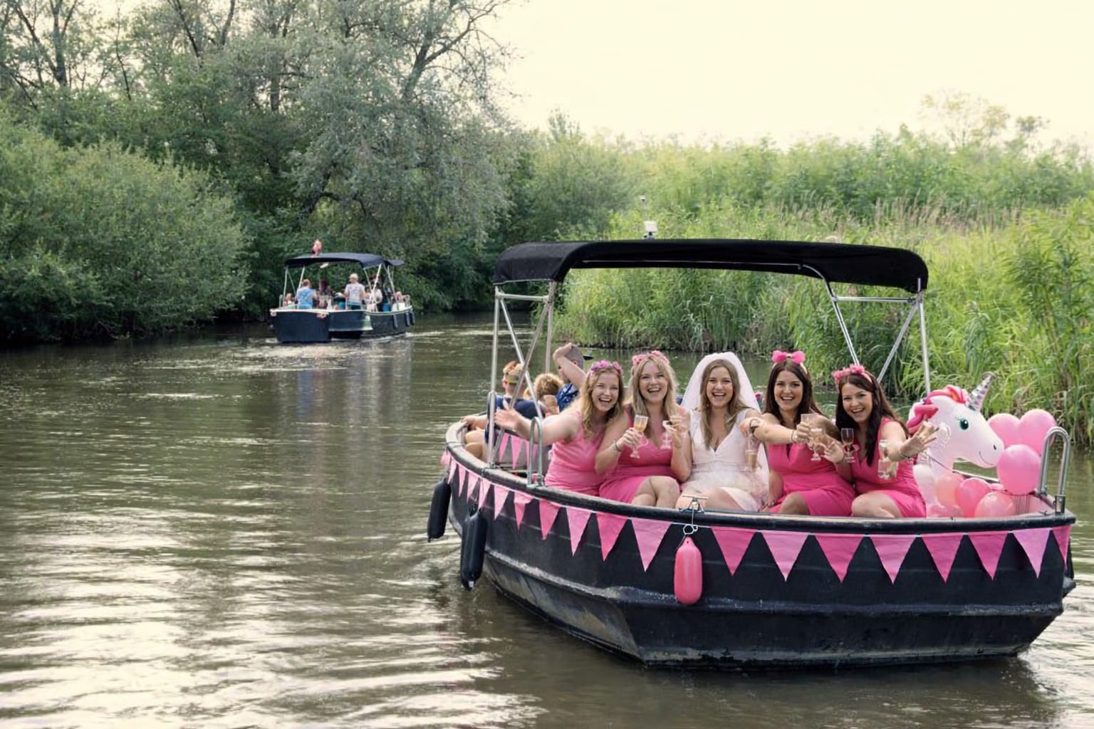 Loveboat door de Biesbosch