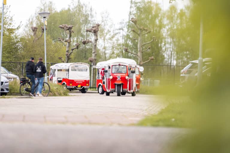 Trap Trap & Tuk Tuk bij Uit in Zuid